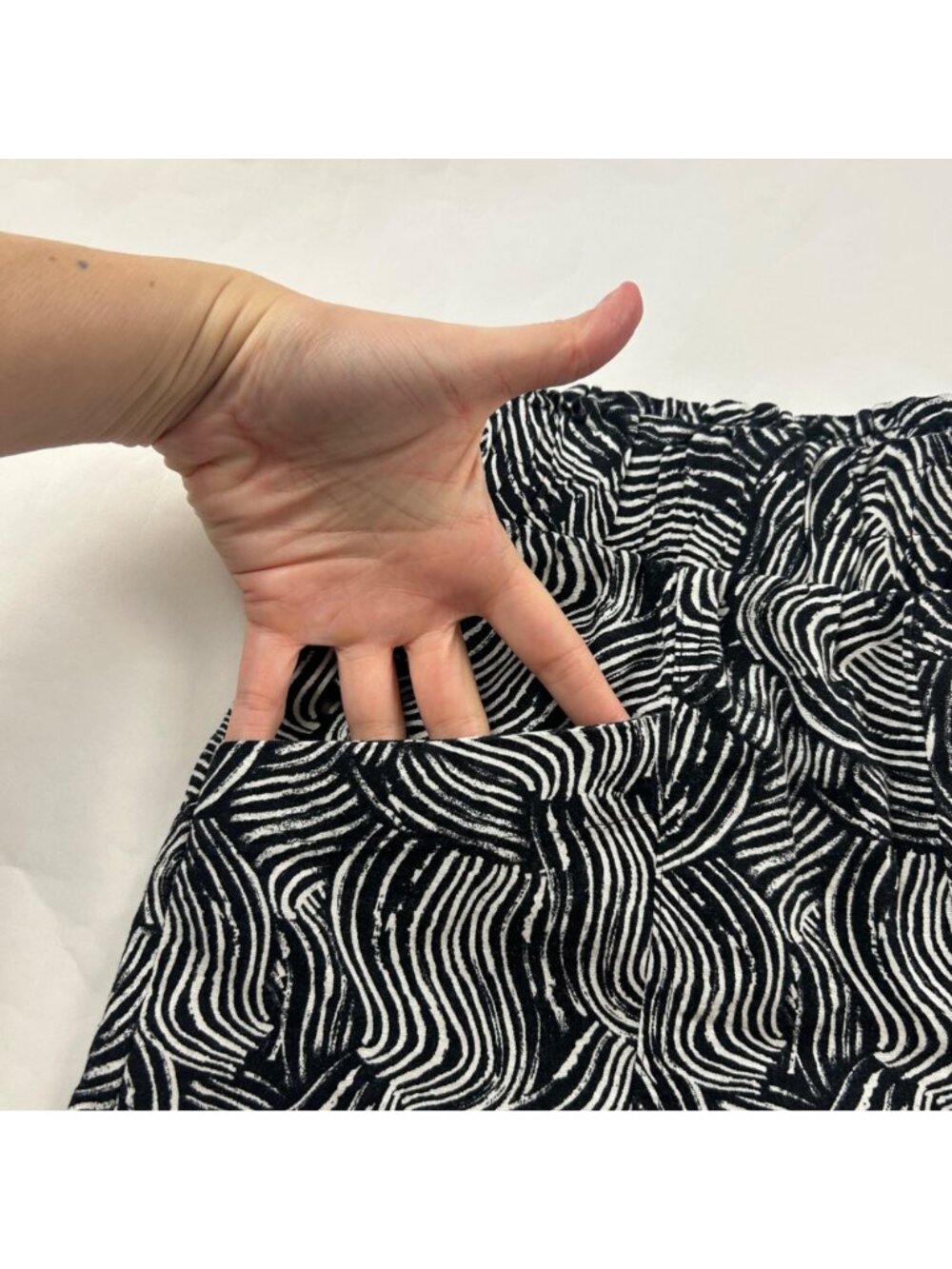 A New Day Black Swirl Linen Blend High Rise Pull On Shorts S - Picture 2 of 5